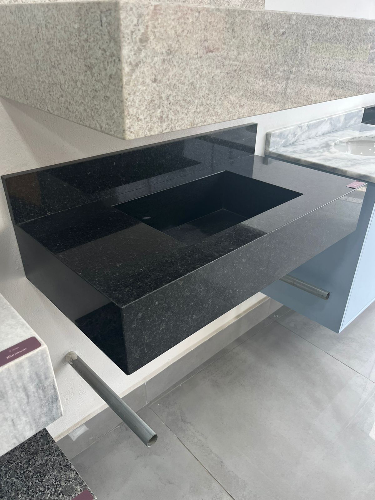 Lavatório Preto São Gabriel com Cuba